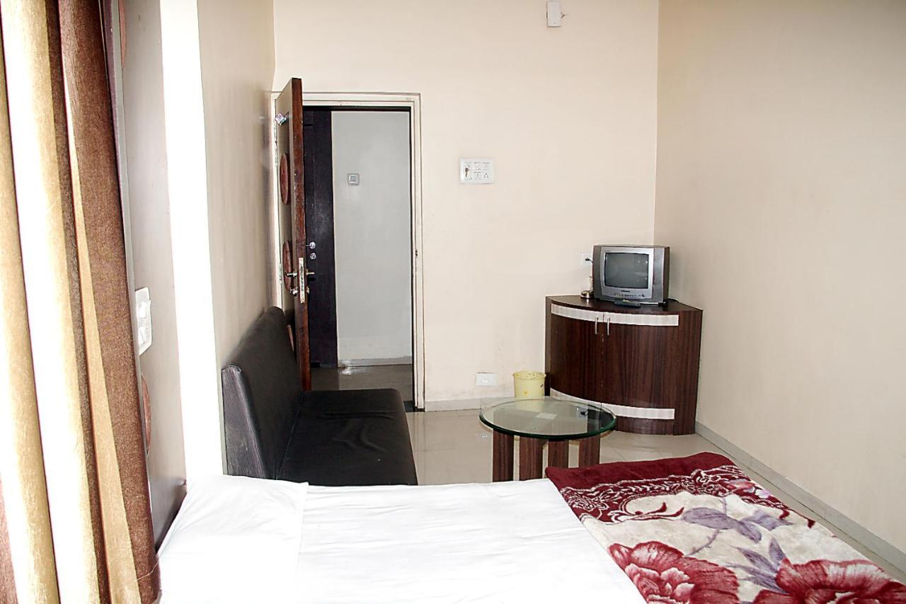 Hotel Chintamani Deluxe 2*