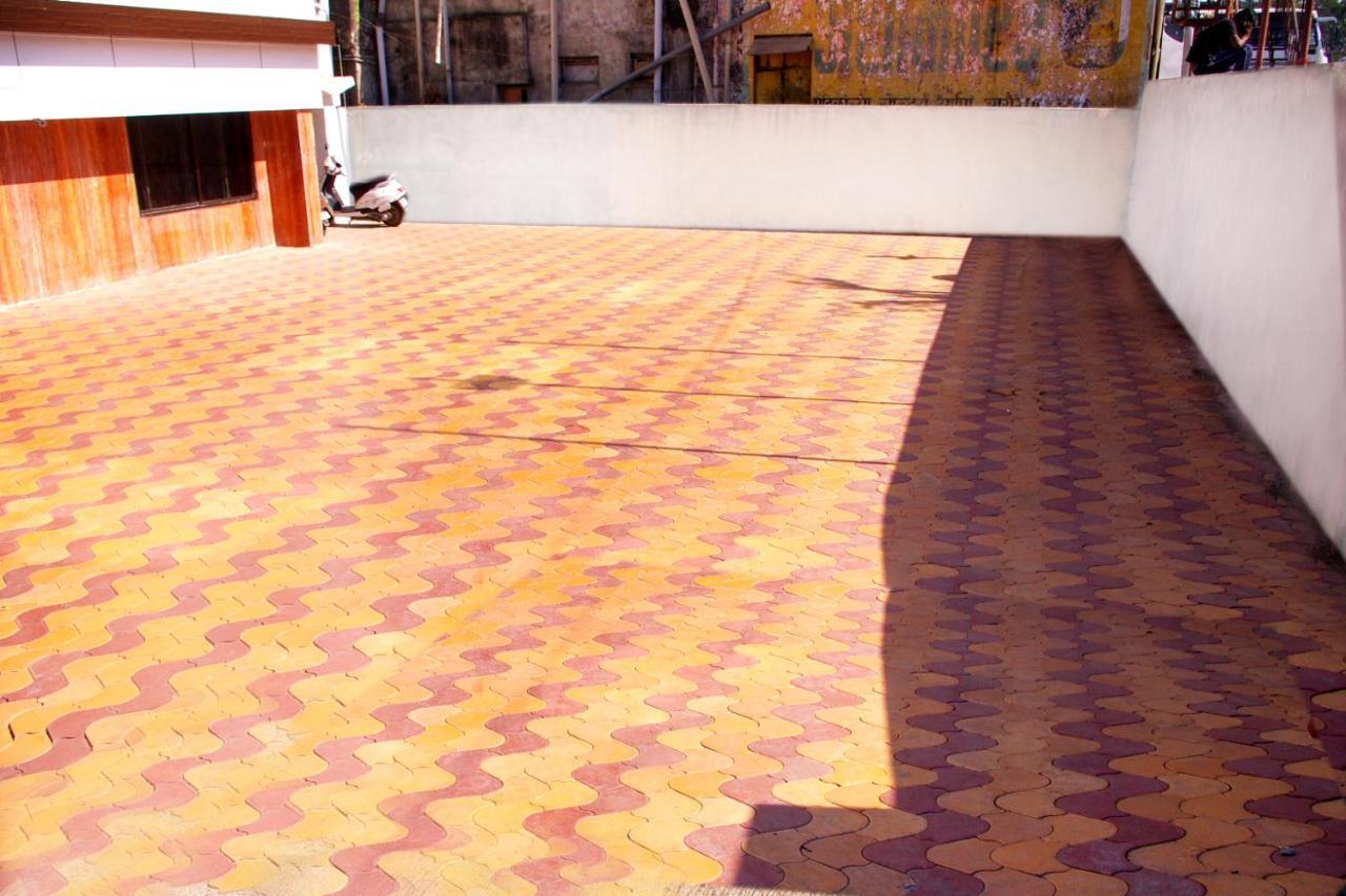 Chintamani Deluxe 2* Yavatmal