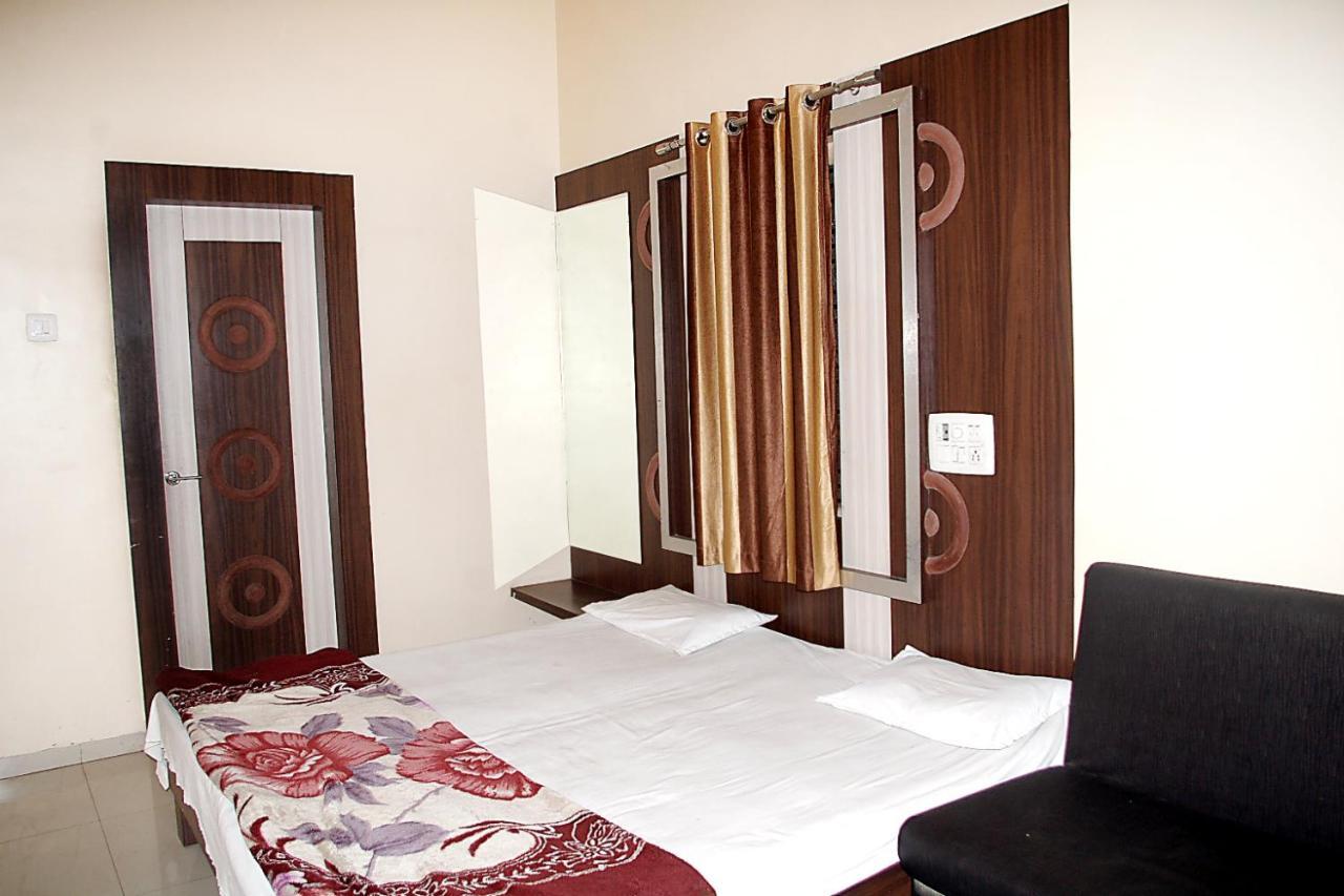 Chintamani Deluxe Yavatmal