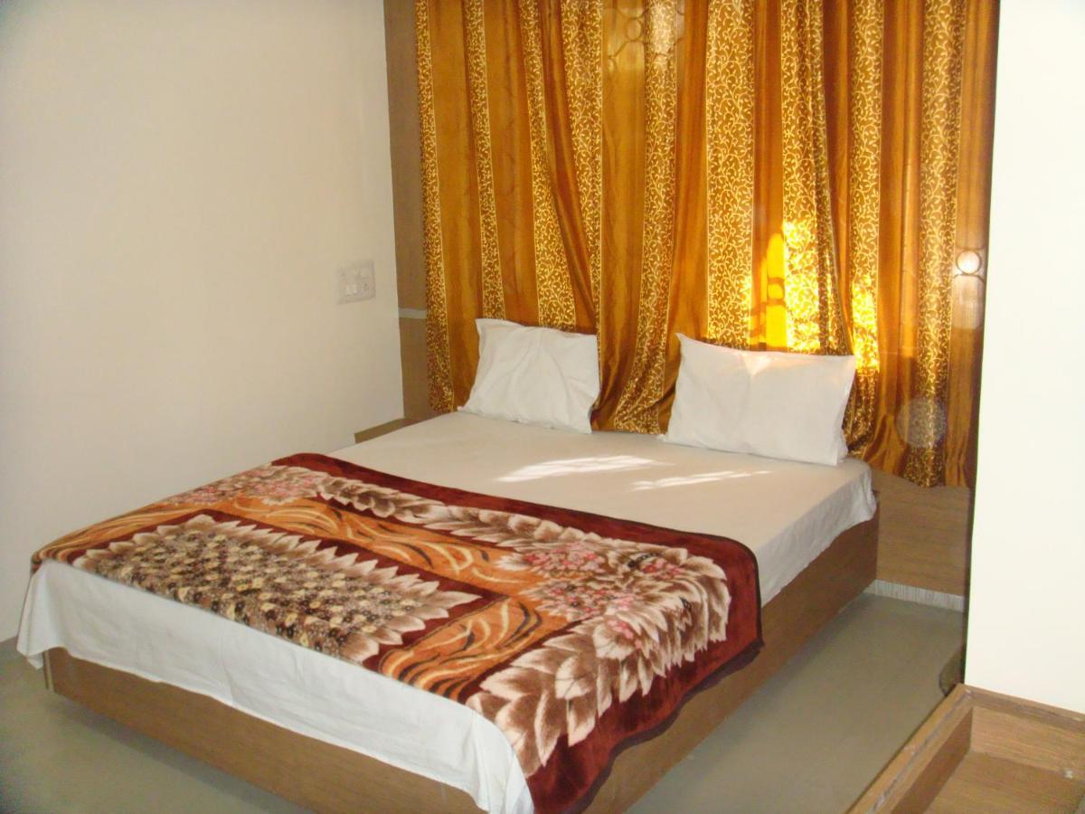 Chintamani Deluxe 2*