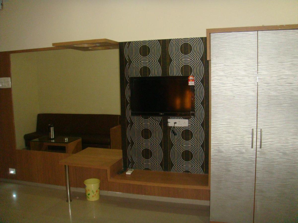 Hotel Chintamani Deluxe 2*